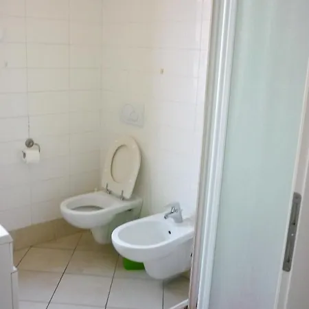 Cozy In With Terrace Apartment Bologna
