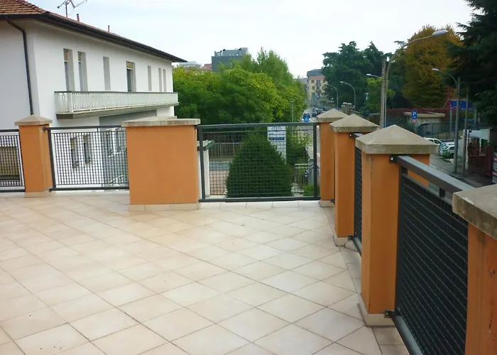 Cozy In With Terrace Apartament *